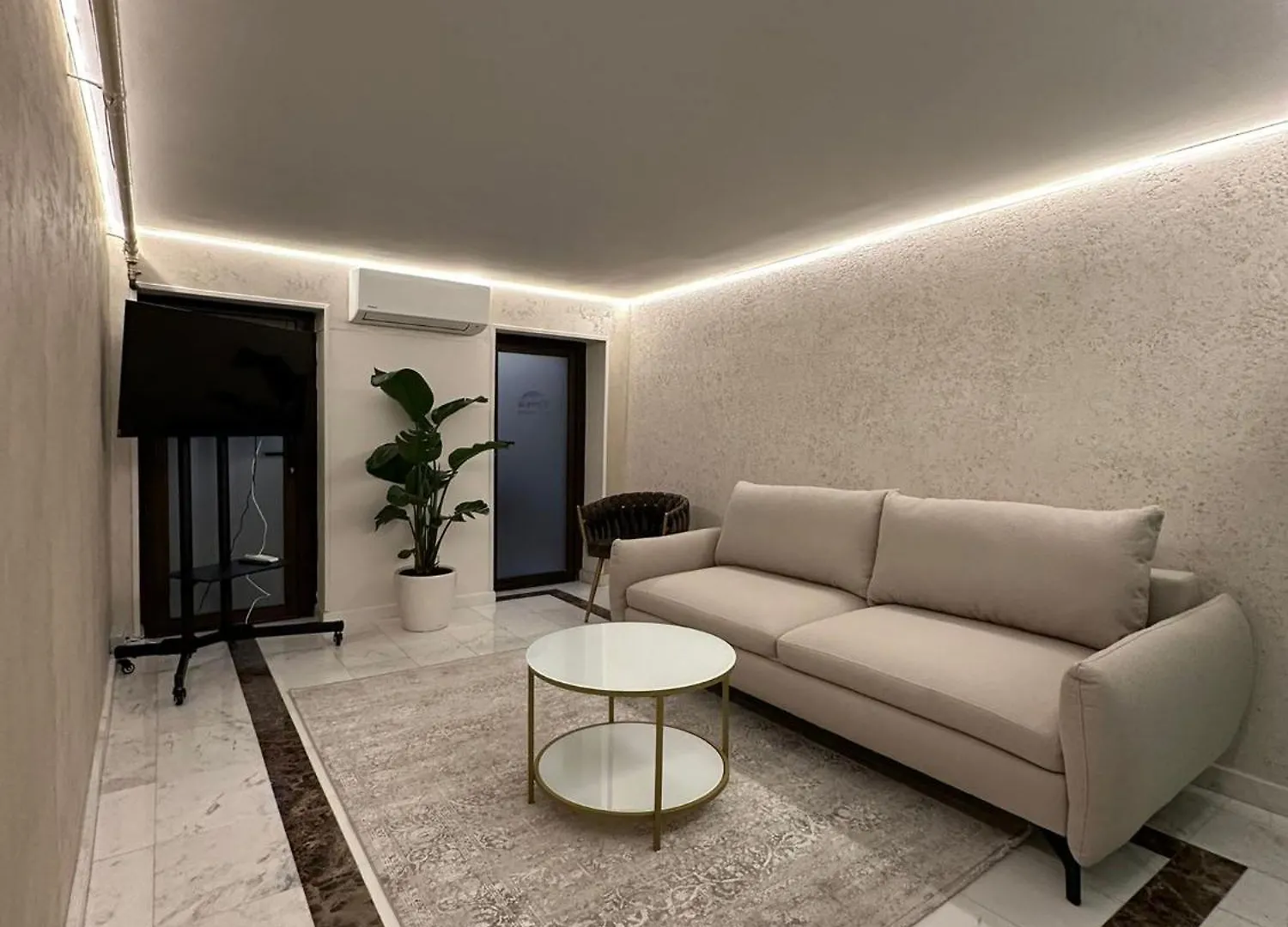House4You - Blanari Bucarest 5*,